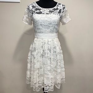 BB Dakota, short sleeve, white lace tea dress